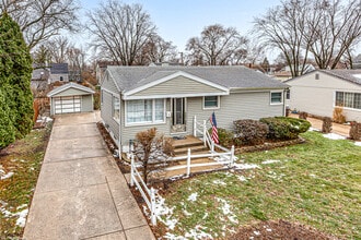 Building Photo - 6645 Riverside Dr