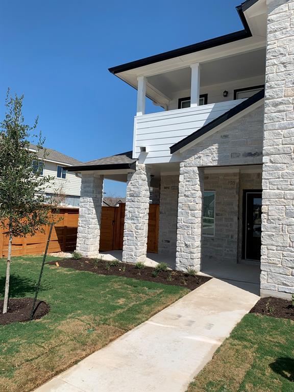 Building Photo - 8601 Looksee Ln
