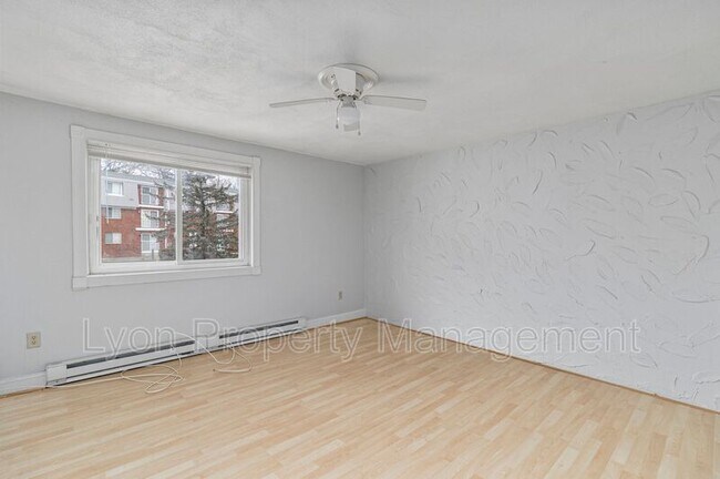 Building Photo - 300 Smithfield Rd