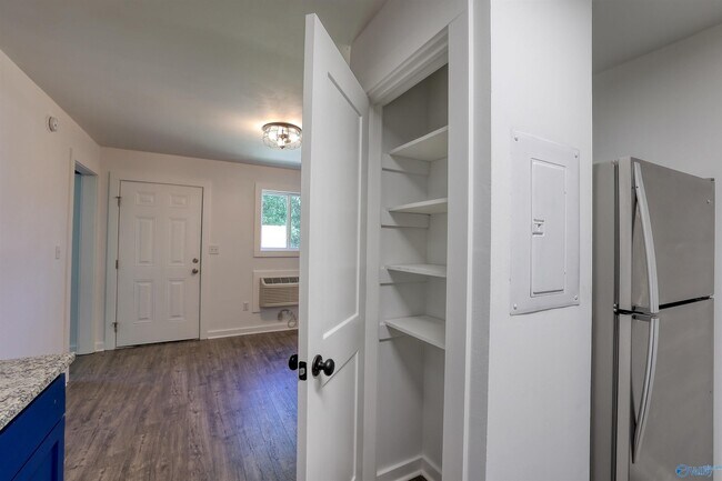 Foto del edificio - 2903 Elmore Rd SW