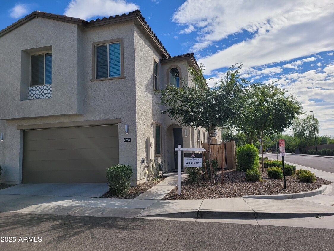 Foto principal - 2754 S Apache Dr