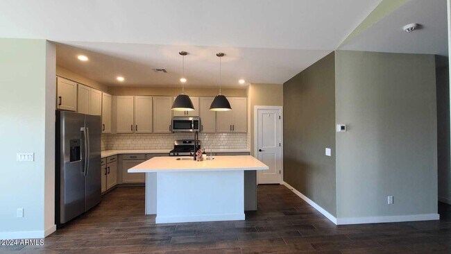 Building Photo - 40335 Bravo Dr