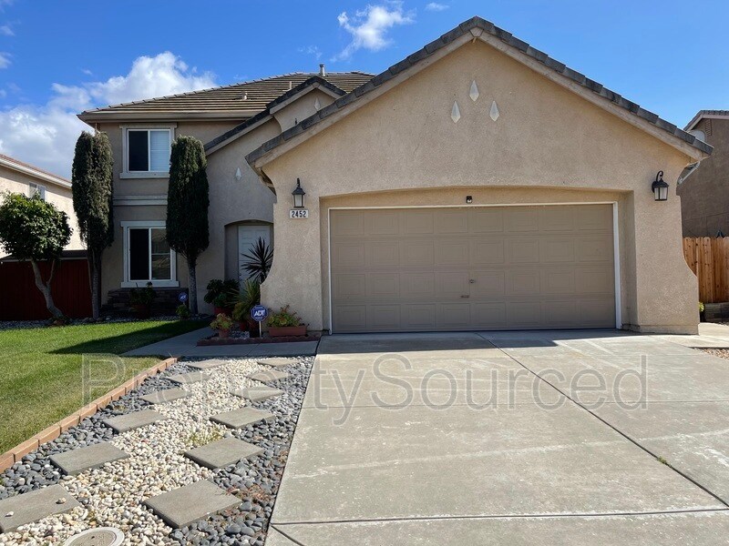 Primary Photo - 2452 Donatello St