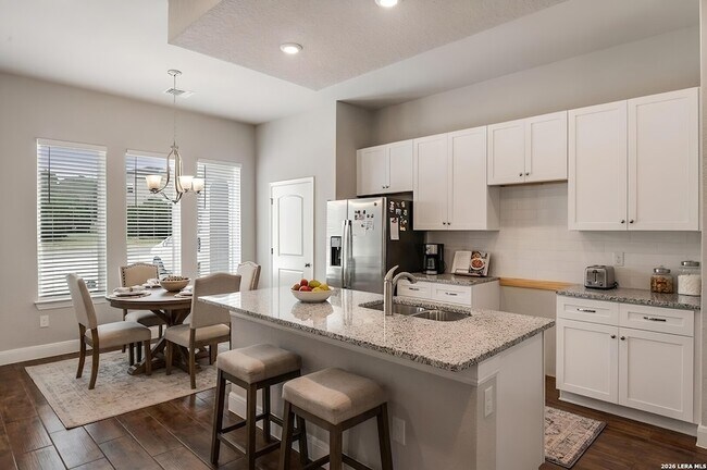Foto del edificio - 2820 Puter Creek Rd