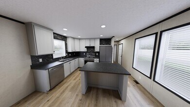 Building Photo - 5142 Rhine Dr