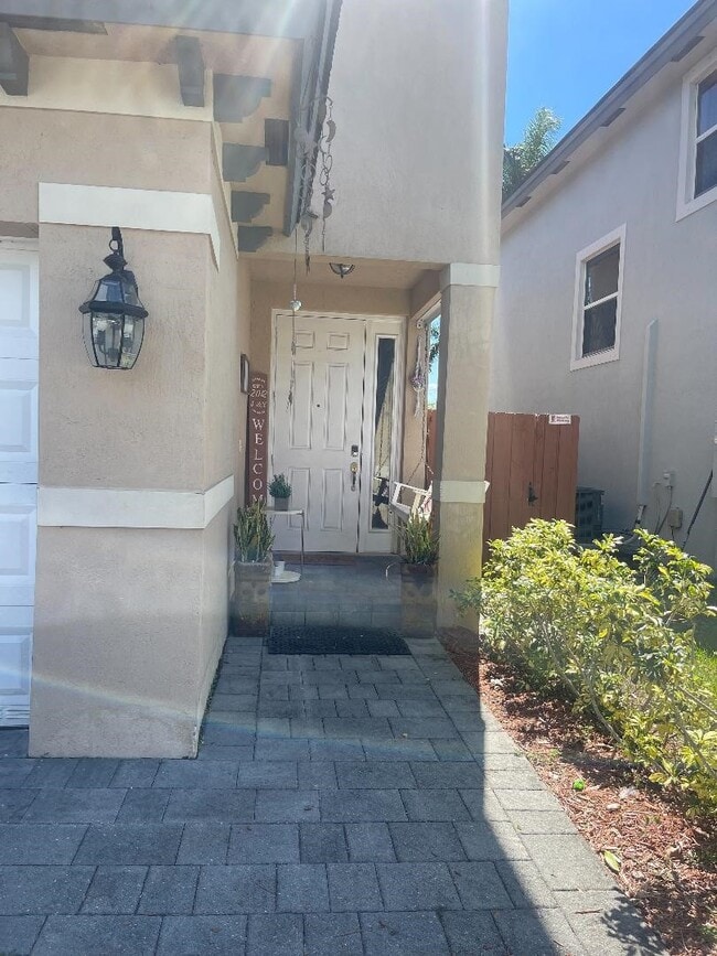 entrance - 3144 SE 3rd Dr