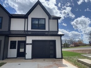 Building Photo - 508 Jonathan Wade Cir