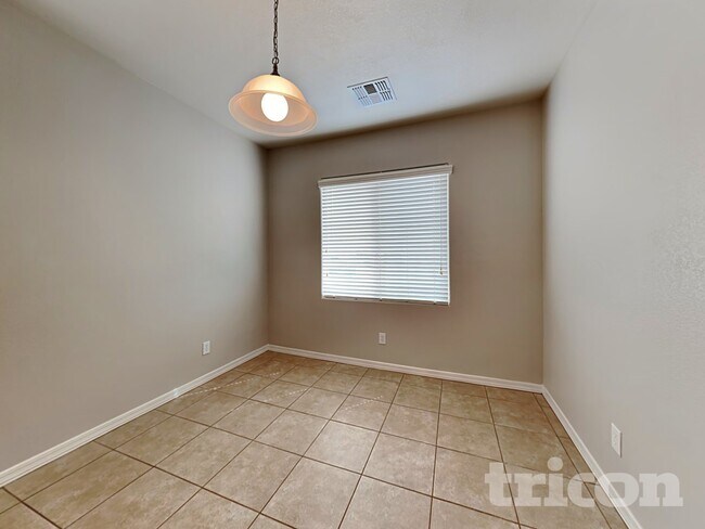 Building Photo - 4420 W White Canyon Rd