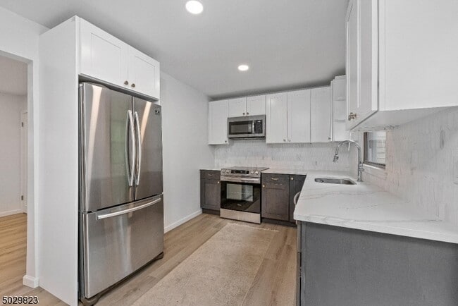 Building Photo - 122 Stedwick Dr