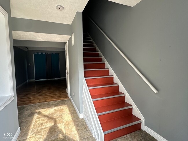 Building Photo - 7890 Benjamin Dr