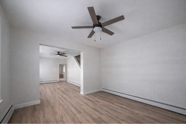 Building Photo - 27 Penn St