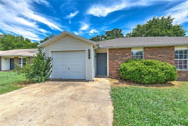 Photo - "Homey 3-Bed Townhouse on North Boxley Ave...