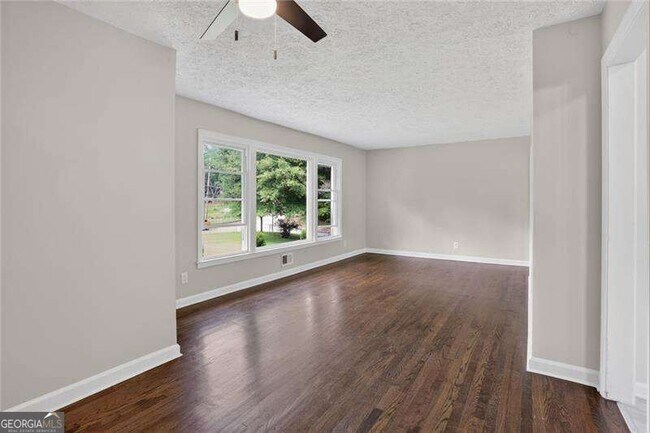 Building Photo - 3081 Glendale Ct