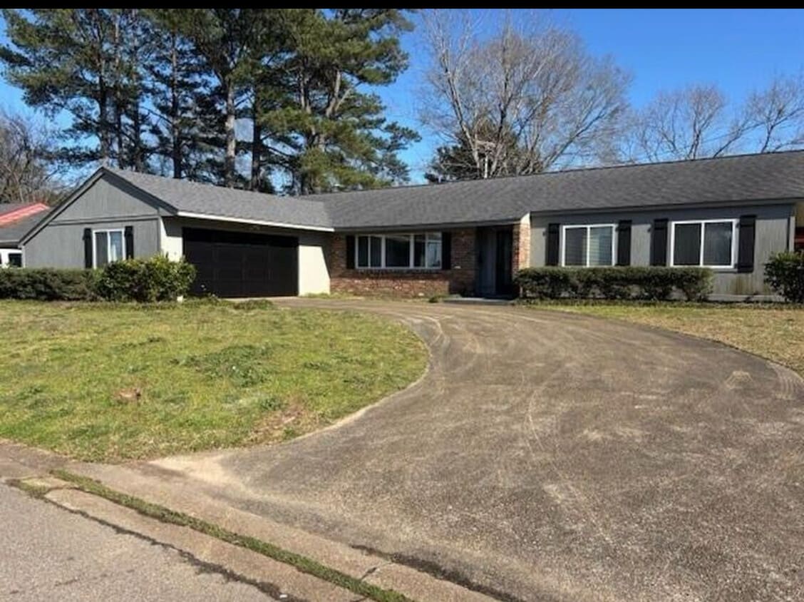 Foto principal - 704 Forrest Blvd