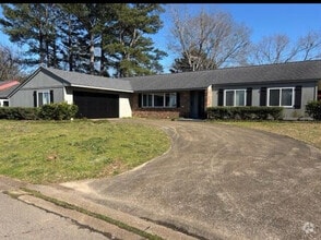 Building Photo - 704 Forrest Blvd
