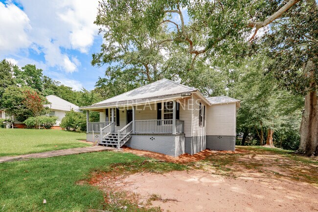 Building Photo - Charming 2 Bedroom in LaGrange!