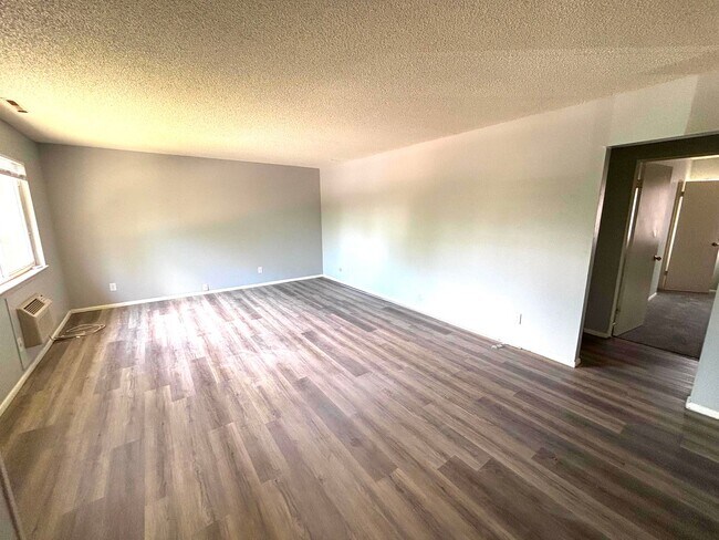 Foto del edificio - Charming 2-Bedroom Condo for Rent