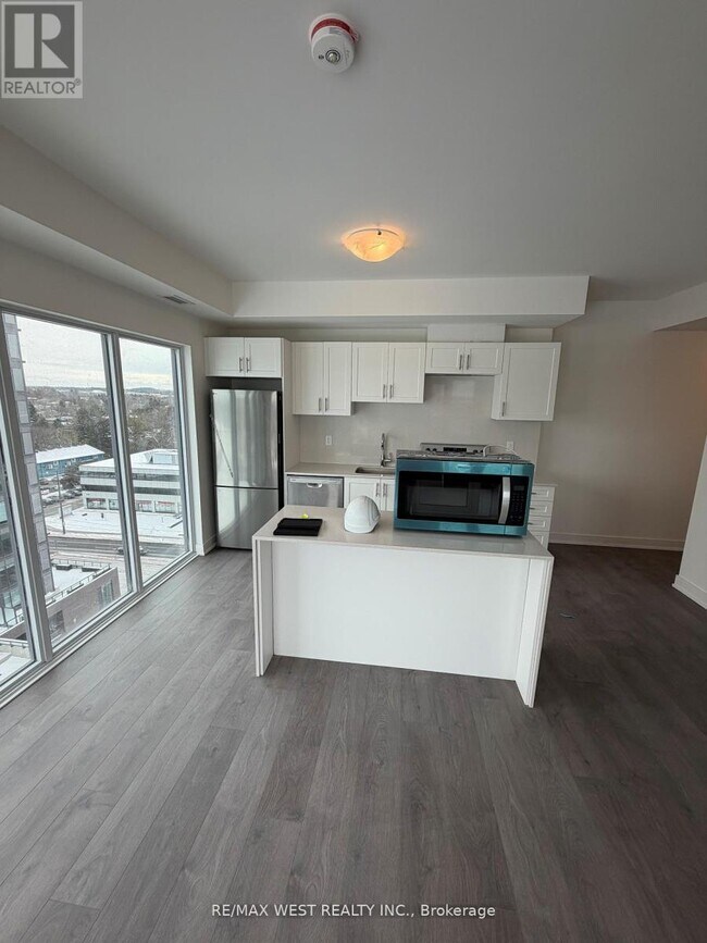 Photo du bâtiment - 705 Davis Dr