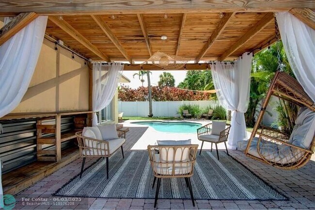 Foto del edificio - 391 SE 6th Ct
