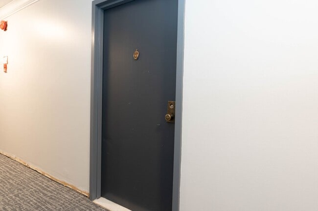 Photo - Renovated 1 BR 1 Ba in Hunting Creek Club House