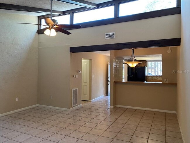 Building Photo - 2229 Pinewood Villas Dr