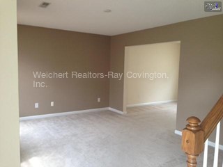 Building Photo - 368 Oakbrook Village Rd