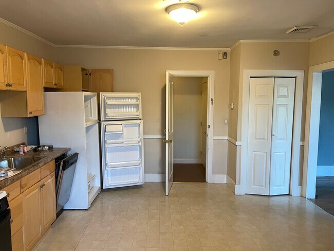 Building Photo - 1090 Massachusetts Ave