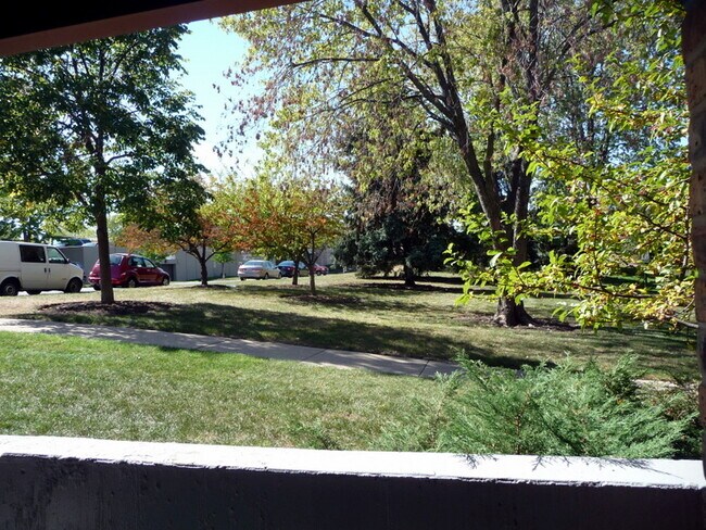 Foto del edificio - 1806 Hemlock Pl
