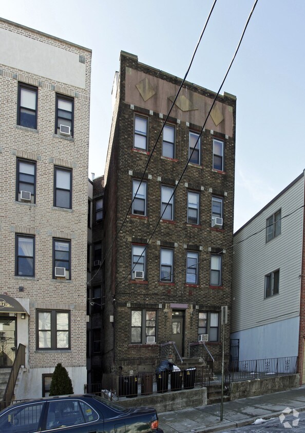 Foto principal - 319 8th St