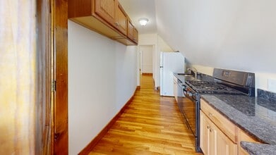 Building Photo - 237 Belmont St