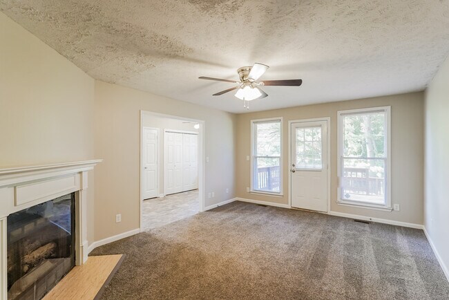 Foto del edificio - 823 Hadley Rd