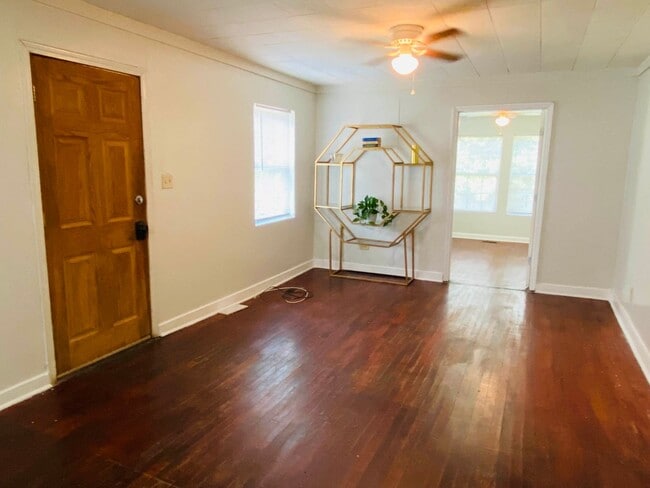 Foto del edificio - 1260 Hillridge Dr