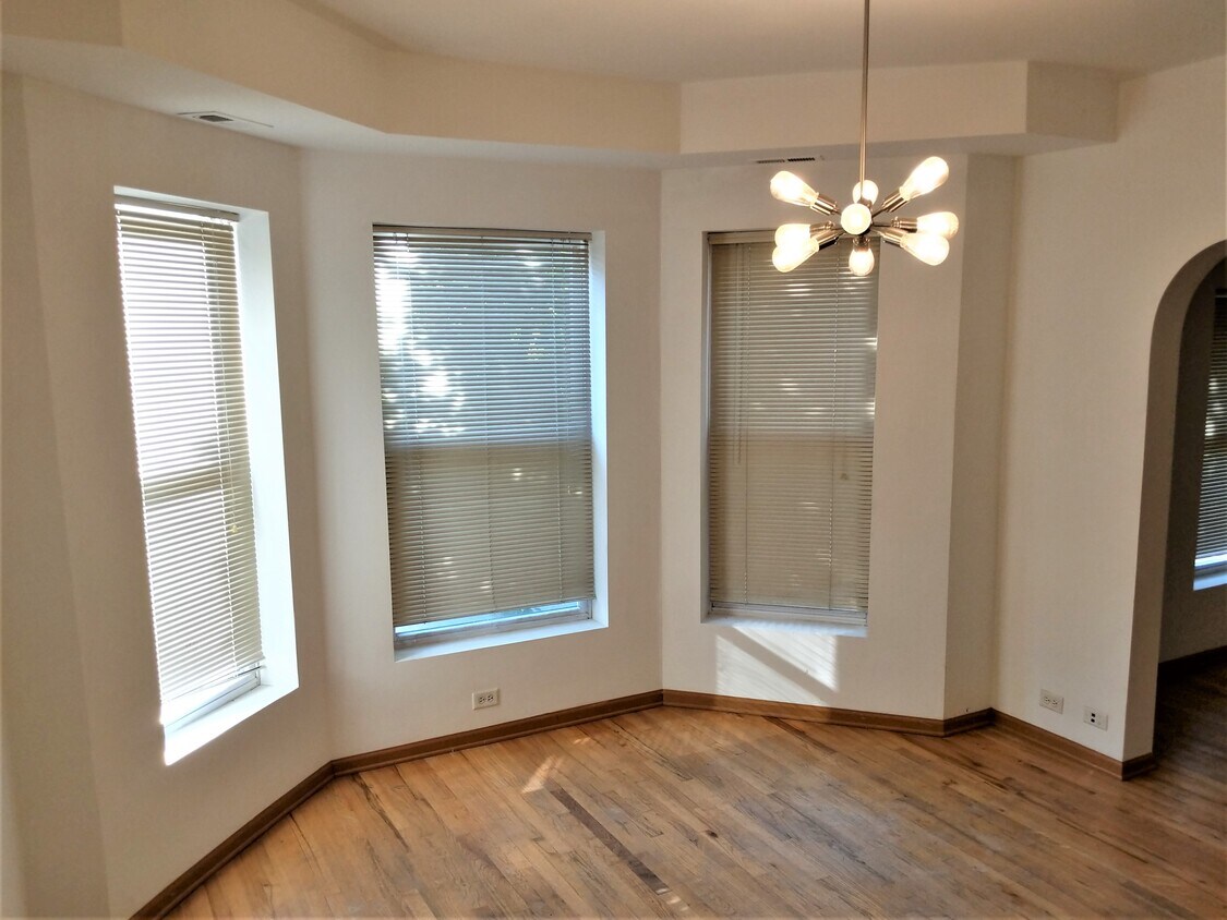 Primary Photo - 2151 N Humboldt Blvd