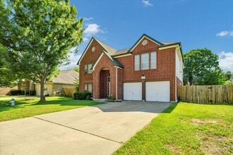 Building Photo - 412 Steeplechase Dr