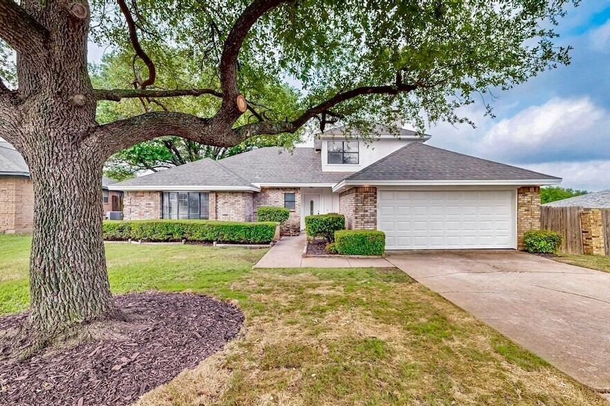 Primary Photo - 3965 Singleleaf Ln