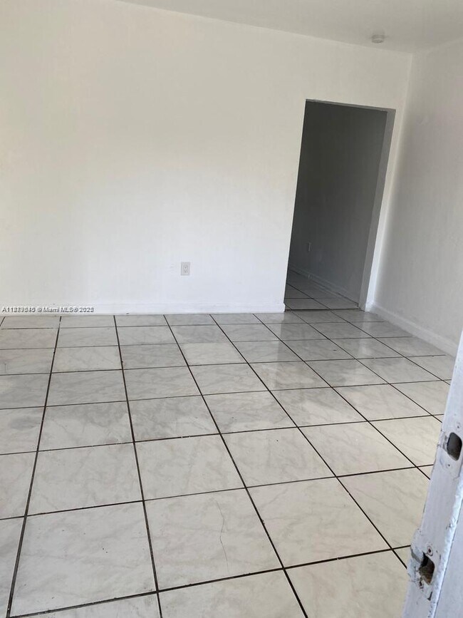 Foto del edificio - 2181 NW 91st St