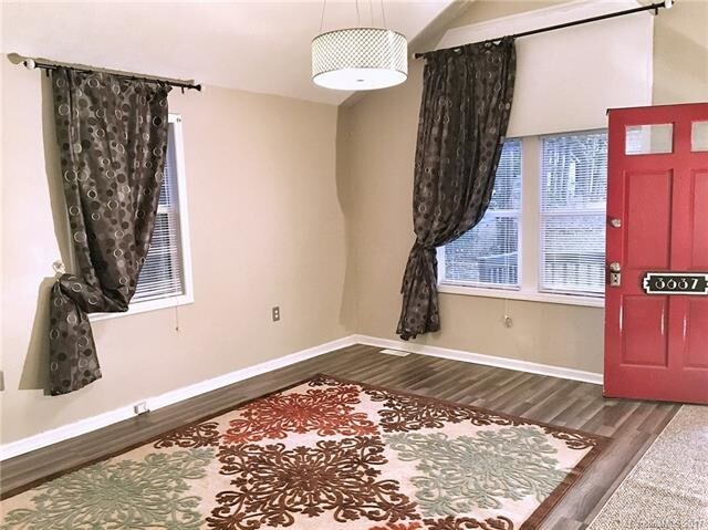 Foto del edificio - 3637 Durham Ln