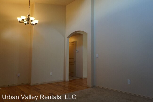 Building Photo - 6 br, 3.5 bath House - 1609 N. 900 W.
