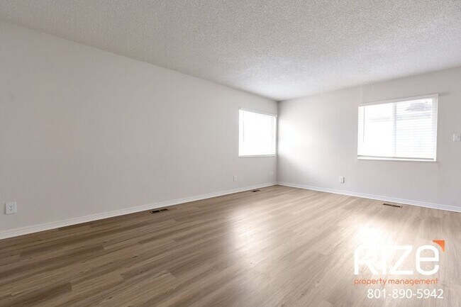Building Photo - 7140 2200 W