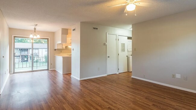 Foto del edificio - 5602 Falls of Neuse Rd