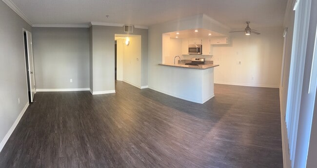 Building Photo - The Newporter Apartments