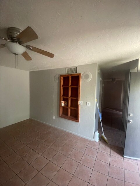 Foto del edificio - 9420 E Speedway Blvd
