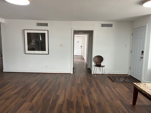 Foto del edificio - 5106 Center St
