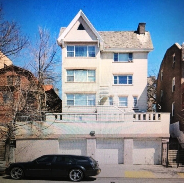 Foto principal - 179 E Mosholu Pky N