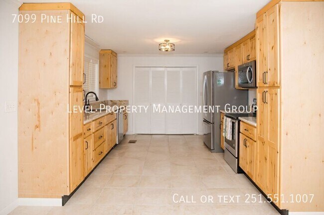Foto del edificio - 7099 Pine Hill Rd-