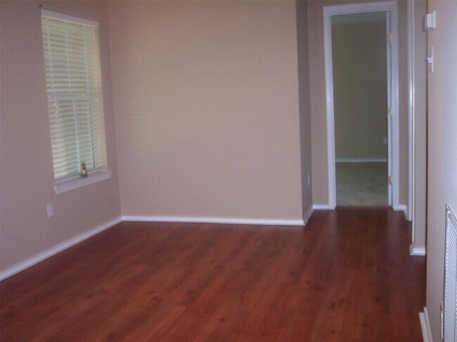 Building Photo - 3518 Double Lake Dr