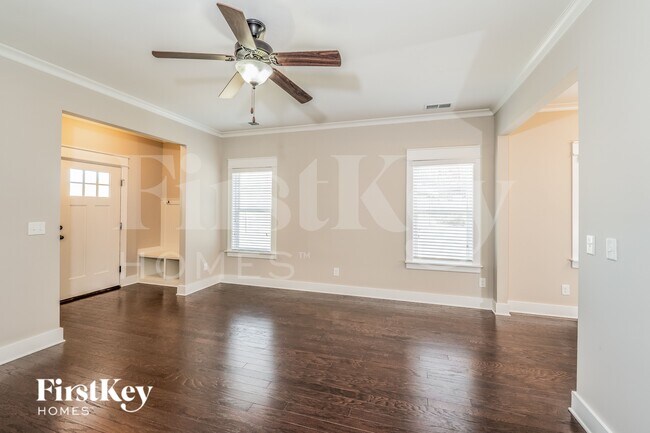 Foto del edificio - 1470 Woodridge Pl