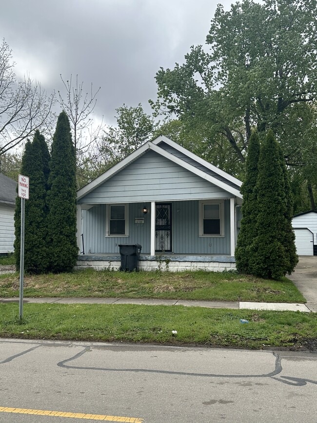 Building Photo - 2109 W 9th St