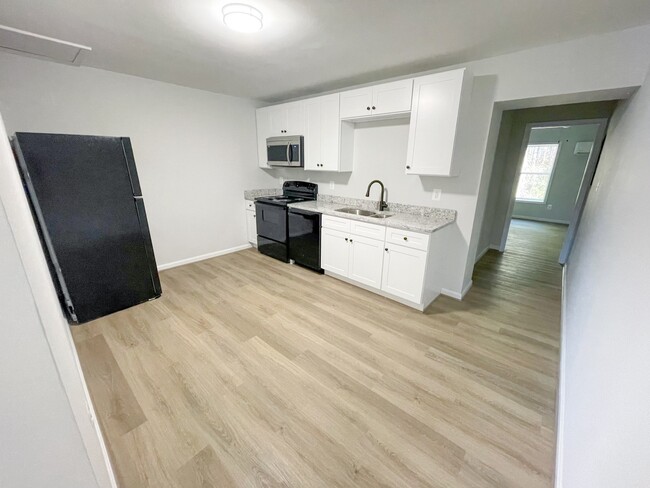 Foto del edificio - 17476 Piney Point Rd