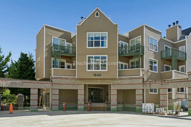 Foto del edificio - 1630 S Harbor Way